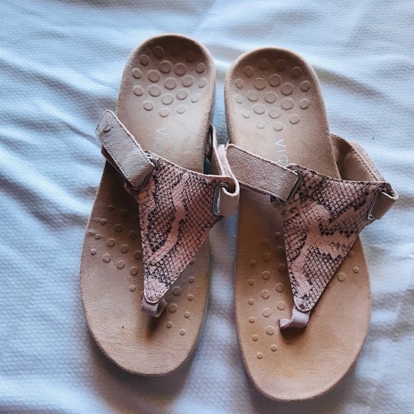 Vionic wanda Reptile Pattern Sandals - Picture 3 of 8